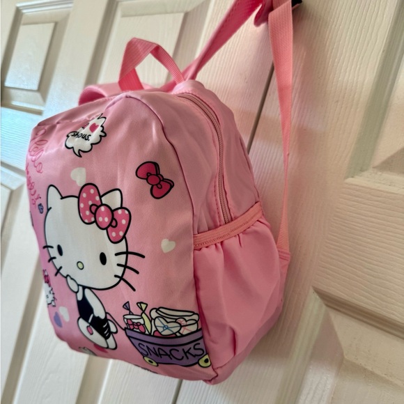 Hello Kitty Backpack - Picture 5 of 13